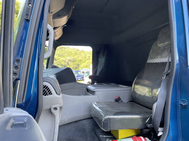 UDトラックスクオンアルミウイング大型（10t）[写真33]