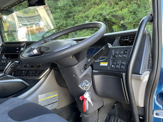 UDトラックスクオンアルミウイング大型（10t）[写真35]