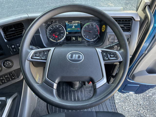 UDトラックスクオンアルミウイング大型（10t）[写真36]