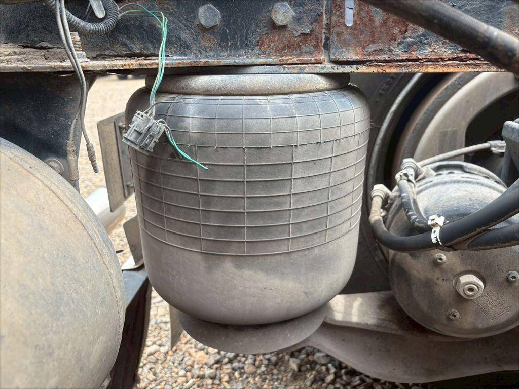 UDトラックスクオントレーラーヘッド（トラクターヘッド）大型（10t）[写真18]