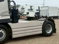 UDトラックスクオントレーラーヘッド（トラクターヘッド）大型（10t）[写真06]