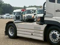 UDトラックスクオントレーラーヘッド（トラクターヘッド）大型（10t）[写真07]