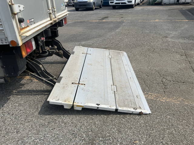 いすゞエルフアルミバン小型（2t・3t）[写真12]