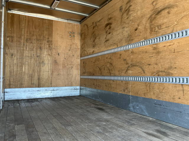 いすゞエルフアルミバン小型（2t・3t）[写真16]