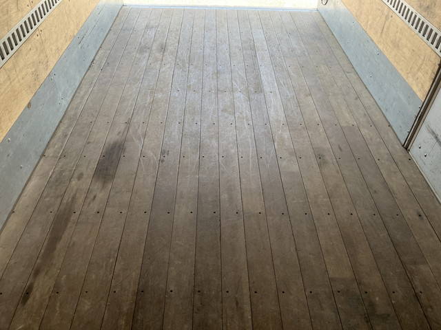 いすゞエルフアルミバン小型（2t・3t）[写真17]