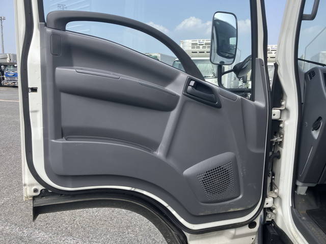 いすゞエルフアルミバン小型（2t・3t）[写真28]