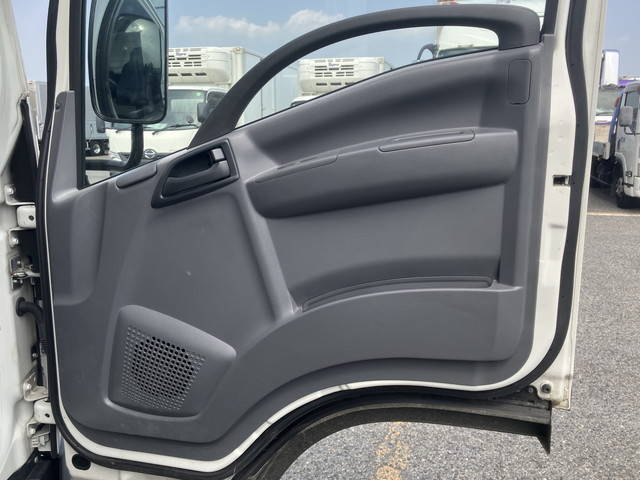 いすゞエルフアルミバン小型（2t・3t）[写真29]