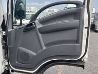 いすゞエルフアルミバン小型（2t・3t）[写真30]