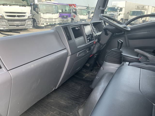 いすゞエルフアルミバン小型（2t・3t）[写真32]