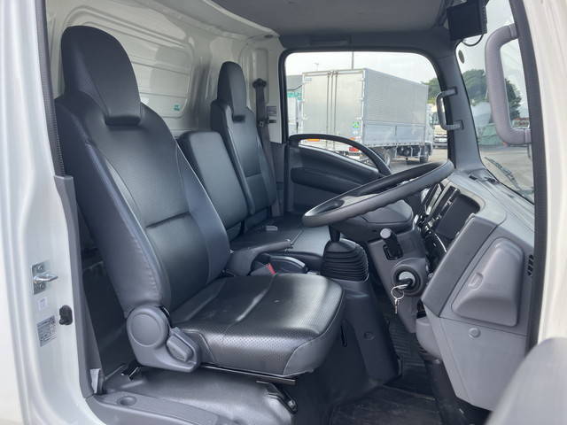 いすゞエルフアルミバン小型（2t・3t）[写真33]