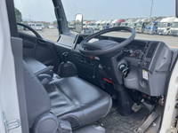 いすゞエルフアルミバン小型（2t・3t）[写真35]