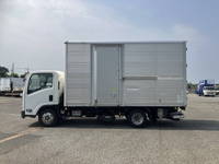 いすゞエルフアルミバン小型（2t・3t）[写真05]