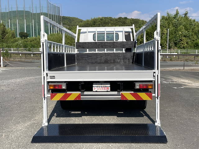 三菱ふそうキャンター平ボディ小型（2t・3t）[写真10]
