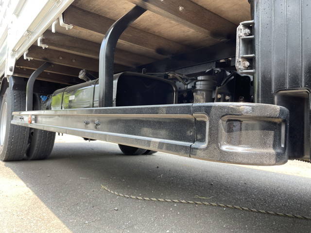 三菱ふそうキャンター平ボディ小型（2t・3t）[写真17]