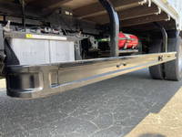 三菱ふそうキャンター平ボディ小型（2t・3t）[写真18]