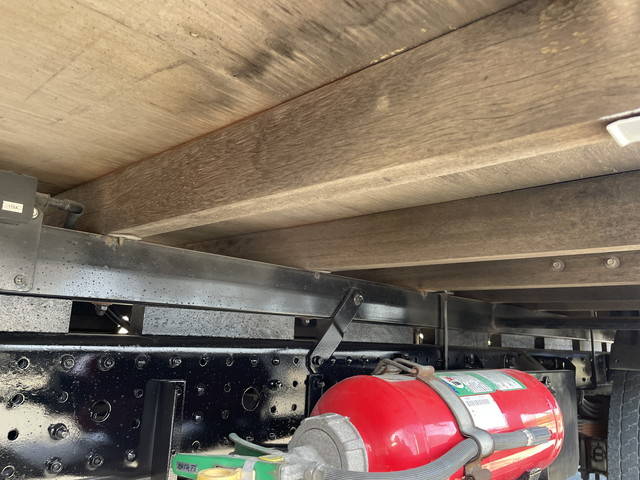 三菱ふそうキャンター平ボディ小型（2t・3t）[写真20]