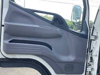 三菱ふそうキャンター平ボディ小型（2t・3t）[写真27]