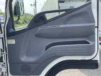 三菱ふそうキャンター平ボディ小型（2t・3t）[写真28]