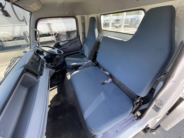 三菱ふそうキャンター平ボディ小型（2t・3t）[写真31]