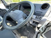 三菱ふそうキャンター平ボディ小型（2t・3t）[写真32]