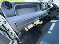 三菱ふそうキャンター平ボディ小型（2t・3t）[写真33]