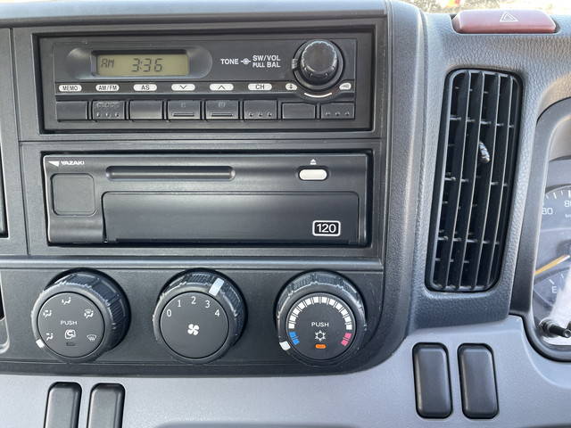 三菱ふそうキャンター平ボディ小型（2t・3t）[写真36]