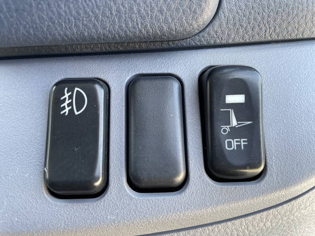 三菱ふそうキャンター平ボディ小型（2t・3t）[写真37]