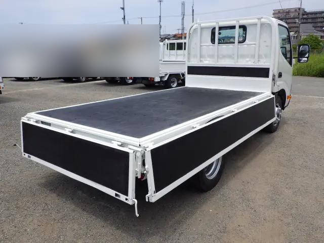 トヨタトヨエース平ボディ小型（2t・3t）[写真20]