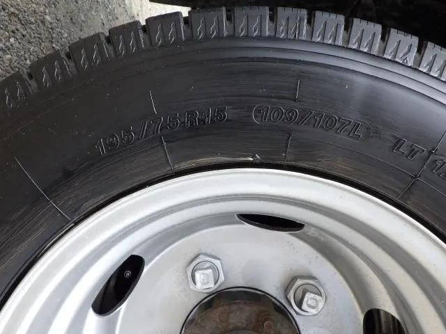 トヨタトヨエース平ボディ小型（2t・3t）[写真24]