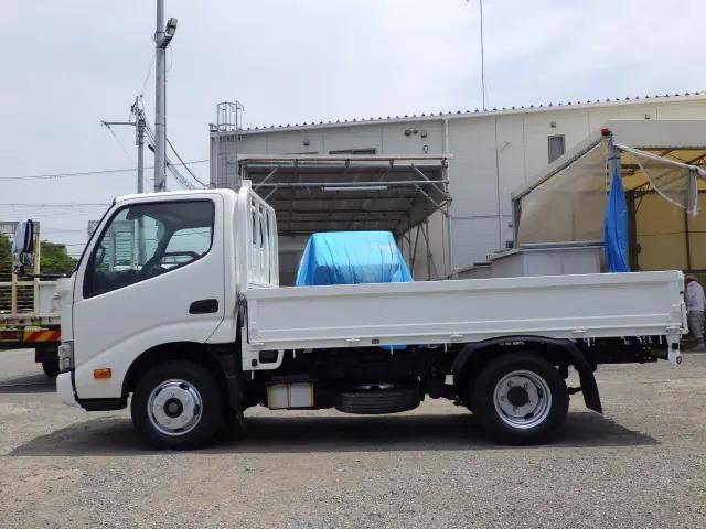 トヨタトヨエース平ボディ小型（2t・3t）[写真03]
