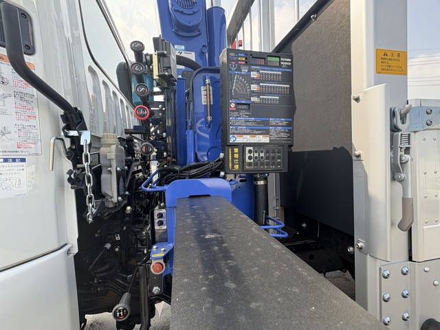 三菱ふそうファイターセルフクレーン4段増トン（6t・8t）[写真16]