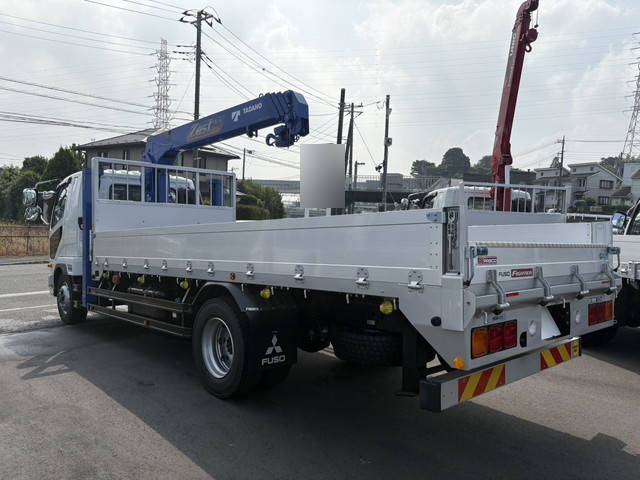 三菱ふそうファイターセルフクレーン4段増トン（6t・8t）[写真02]