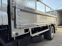 三菱キャンター平ボディ小型（2t・3t）[写真13]