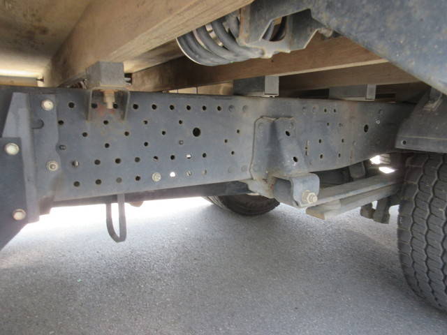 いすゞエルフ平ボディ小型（2t・3t）[写真16]