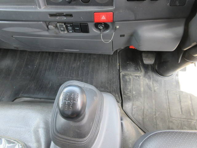 いすゞエルフ平ボディ小型（2t・3t）[写真21]