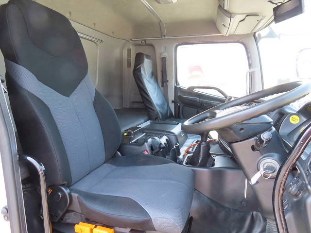 日野プロフィアコンテナ専用車大型（10t）[写真15]