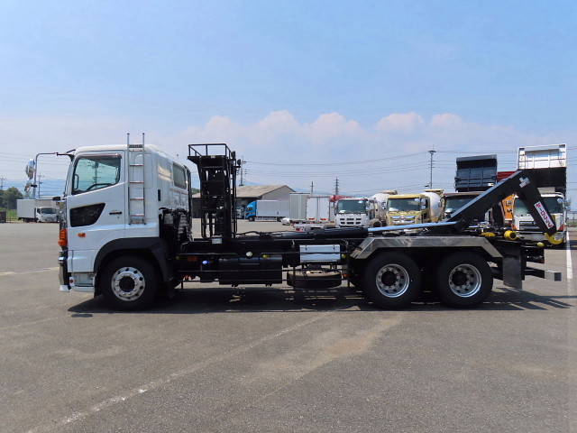 日野プロフィアコンテナ専用車大型（10t）[写真24]