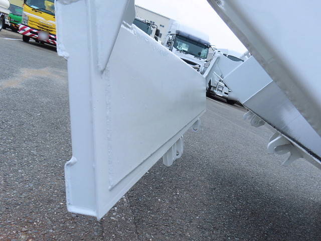 いすゞフォワードダンプ中型（4t）[写真28]