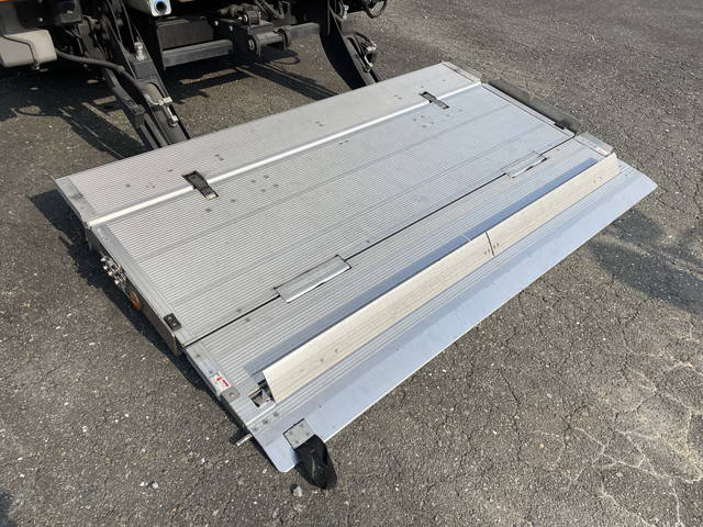 日野デュトロ冷凍車（冷蔵車）小型（2t・3t）[写真12]