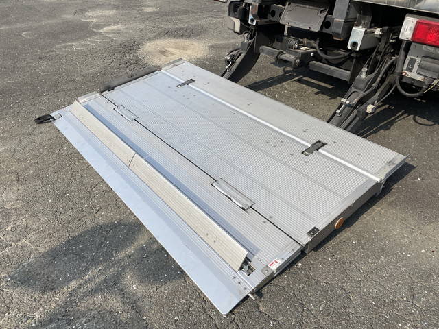 日野デュトロ冷凍車（冷蔵車）小型（2t・3t）[写真13]