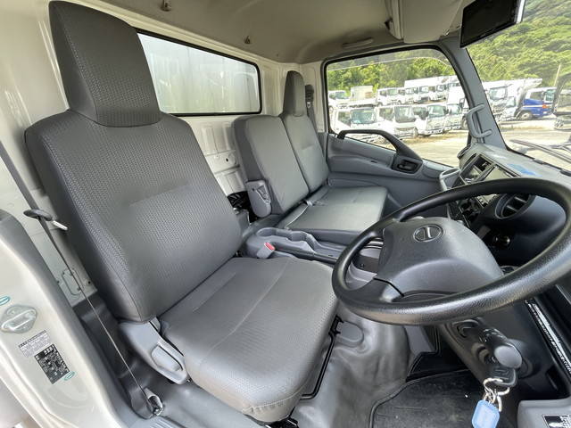 日野デュトロ冷凍車（冷蔵車）小型（2t・3t）[写真32]