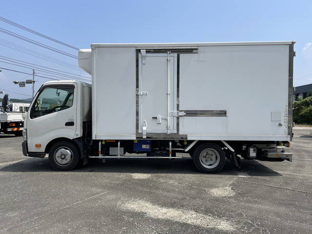 日野デュトロ冷凍車（冷蔵車）小型（2t・3t）[写真05]