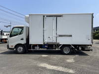 日野デュトロ冷凍車（冷蔵車）小型（2t・3t）[写真06]