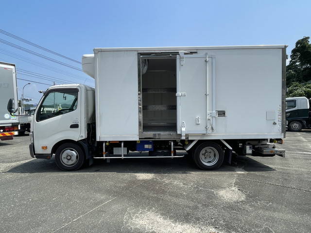 日野デュトロ冷凍車（冷蔵車）小型（2t・3t）[写真06]