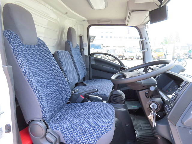 いすゞエルフアルミバン小型（2t・3t）[写真16]