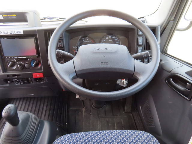 いすゞエルフアルミバン小型（2t・3t）[写真18]