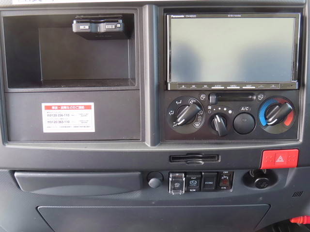 いすゞエルフアルミバン小型（2t・3t）[写真19]