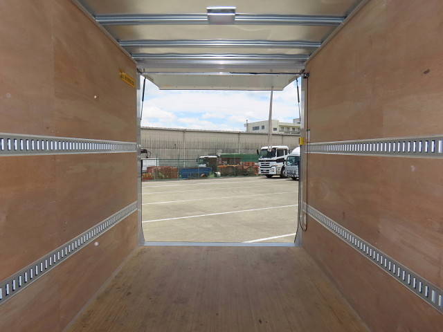 いすゞエルフアルミバン小型（2t・3t）[写真29]