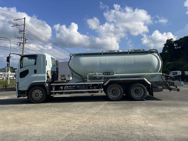 いすゞギガバルク車（粉粒体運搬車）大型（10t）[写真05]
