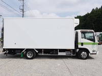 いすゞエルフ冷凍車（冷蔵車）小型（2t・3t）[写真05]